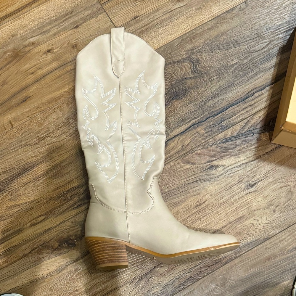 Billini Light Taupe Urson Boots Sz 9